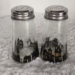 American Atelier Haunted House Salt&Pepper Set